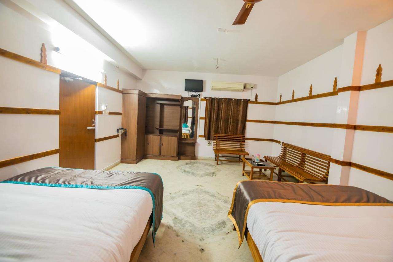 Hotel Sp Grand Karur  Bagian luar foto