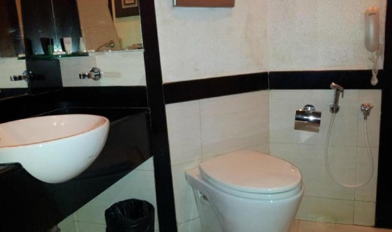 Hotel Sp Grand Karur  Bagian luar foto